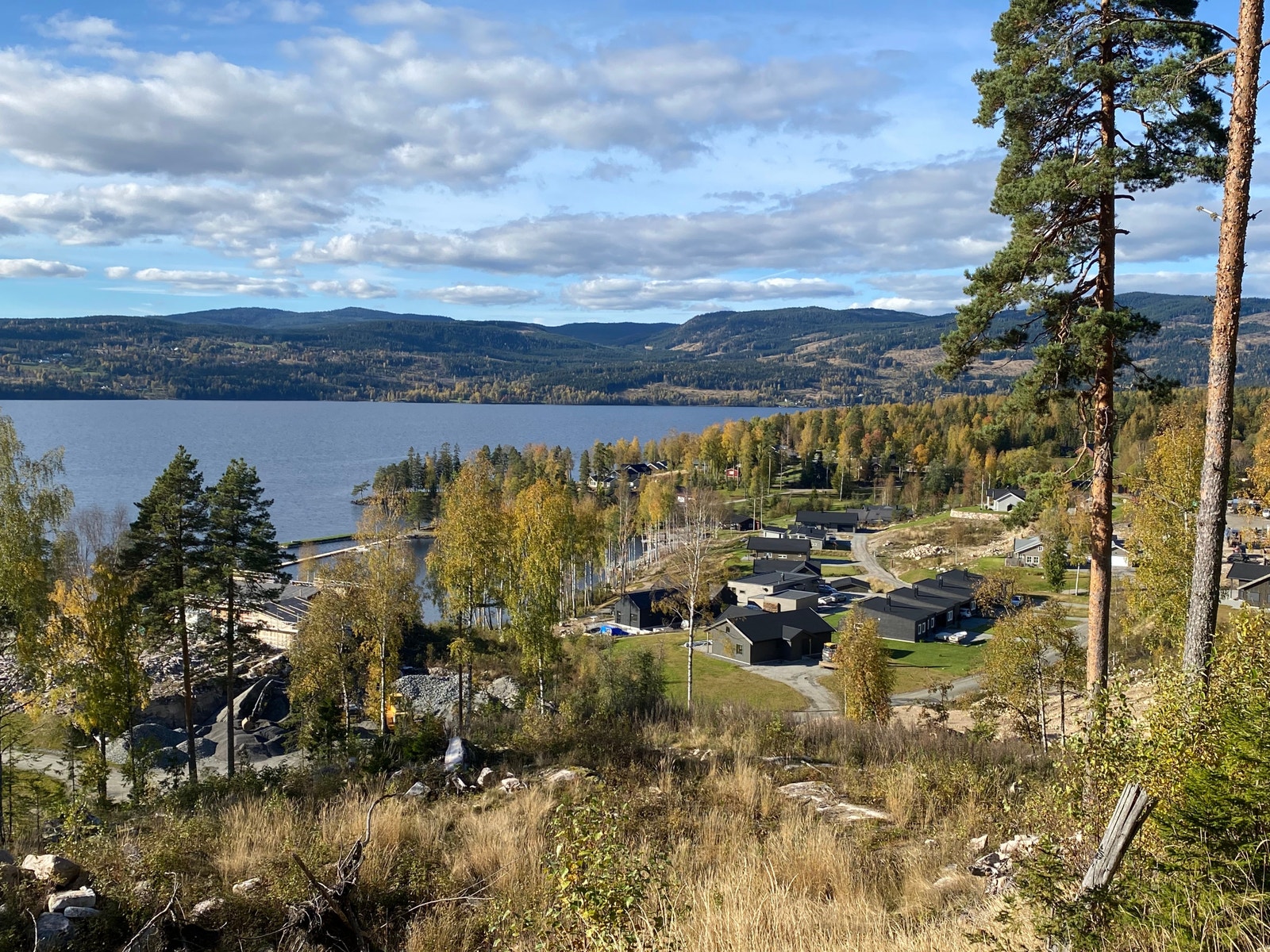 Utsikt fra deler av området som vurderres for salg. Galleribilde