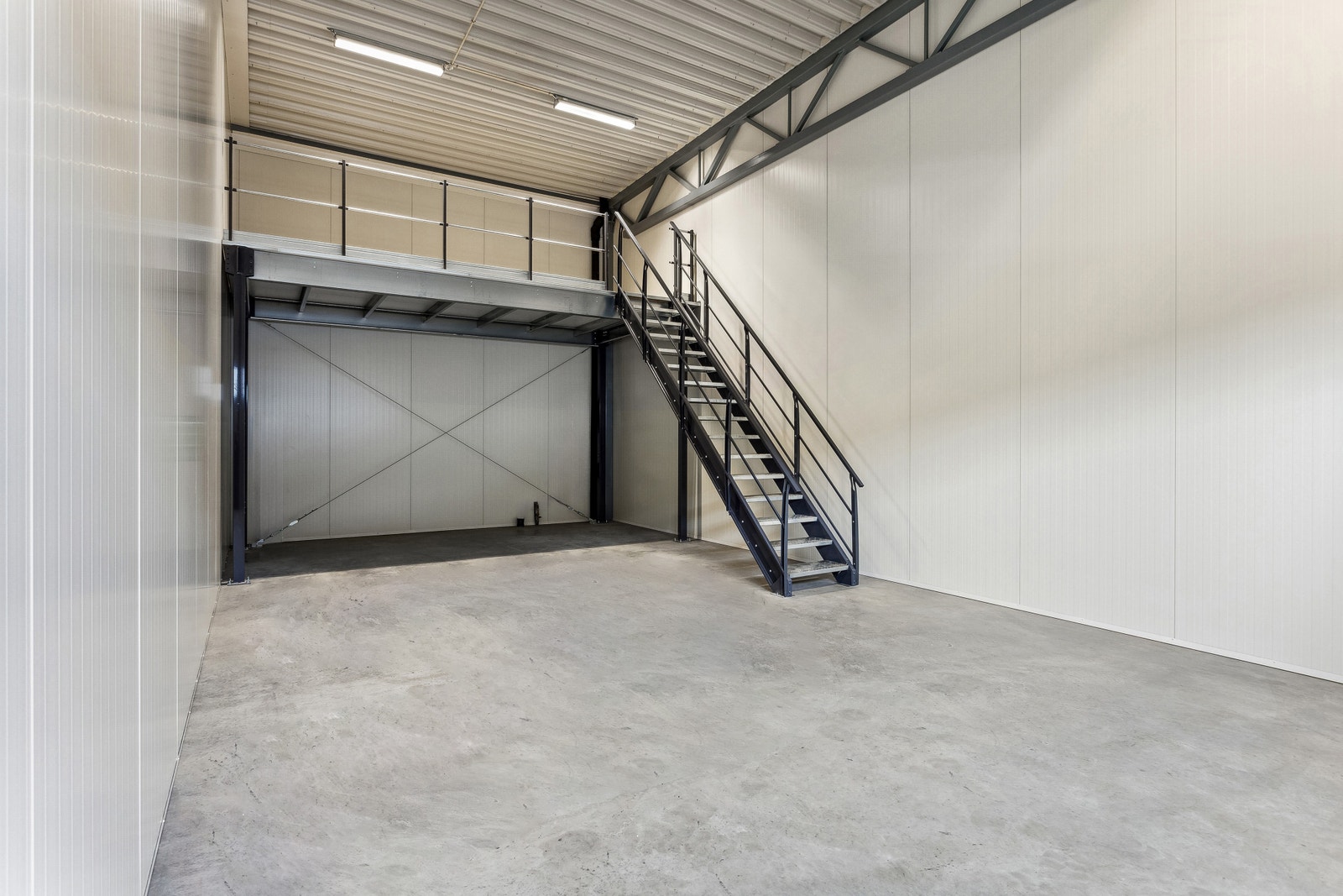 Lagerseksjon | 72 kvm. | Vi tilbyr mesanin som tilvalg | Spør oss om pris Galleribilde