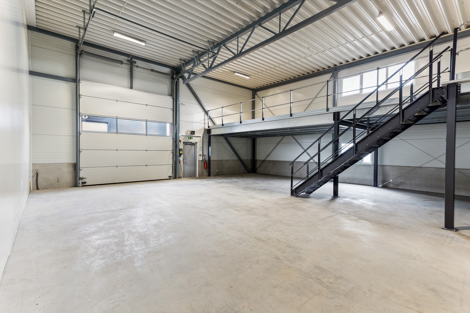 Lagerseksjon | 144 kvm. | Vi tilbyr mesanin som tilvalg | Spør oss om pris! Galleribilde