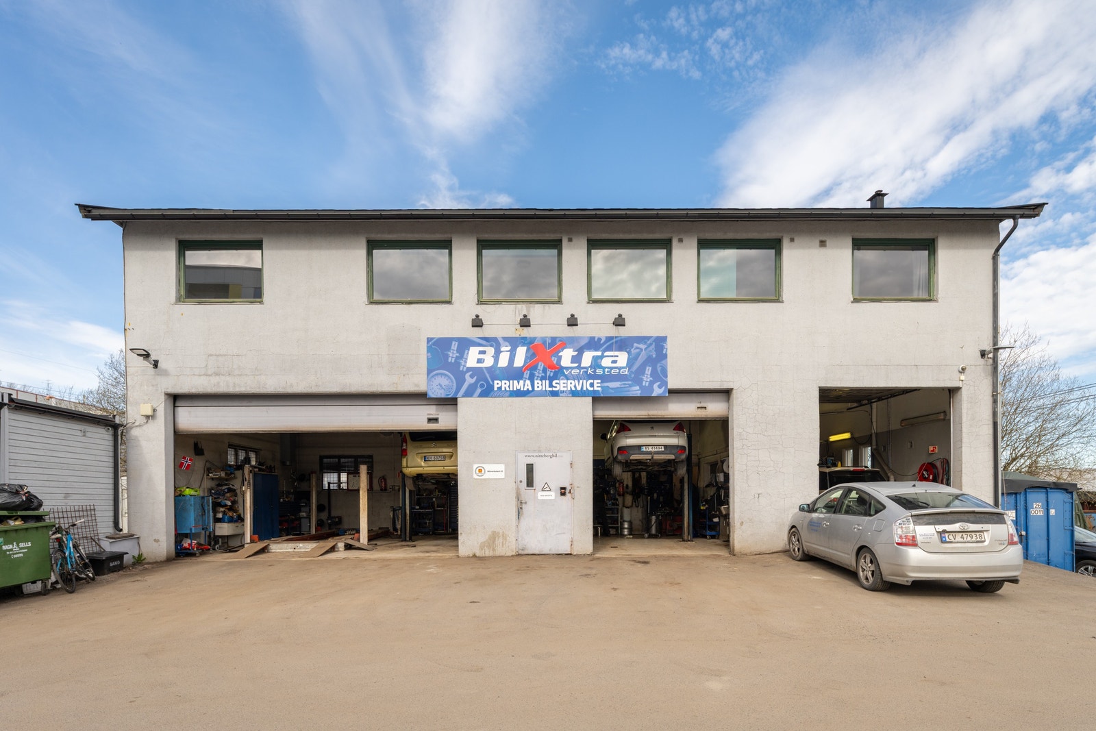 Bilverksted leier 1. etasje samt brakkene Galleribilde