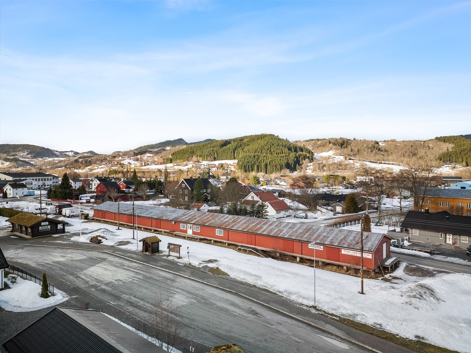 Næringseiendommen har en svært gunstig beliggenhet. Galleribilde