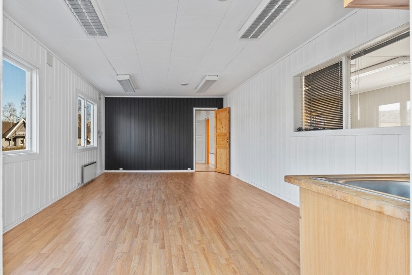 Eiendommen ligger nær fine friluftsområder. Legg gjerne turen til Ulvåshytta og Vannspeilet Galleribilde