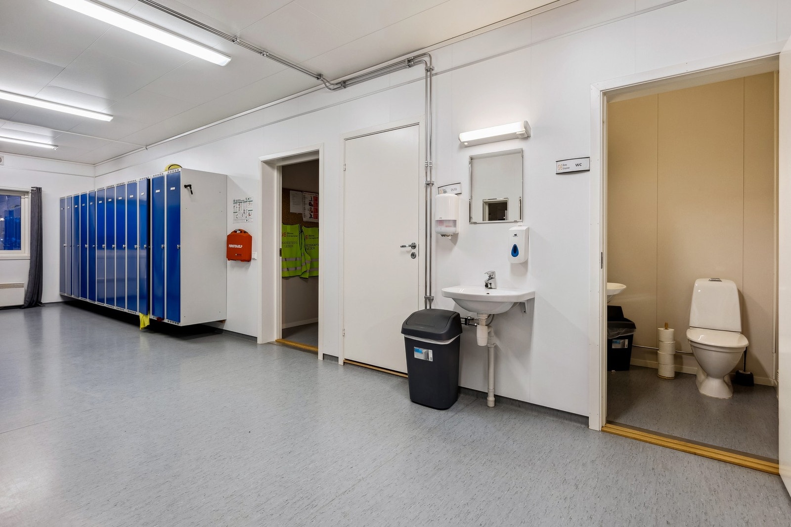 Garderobe Galleribilde