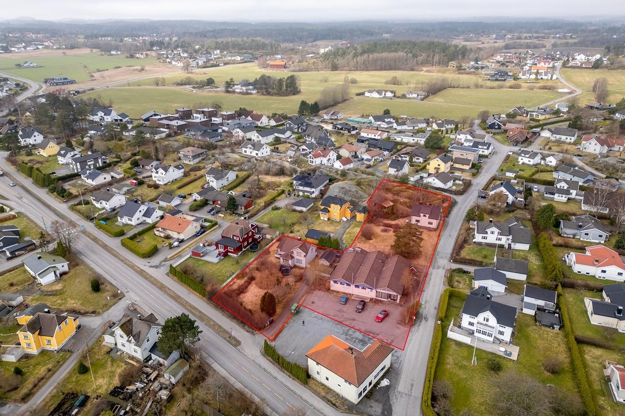 Kort vei til dagligvareforretning, skole og idrettsanelgg. Galleribilde
