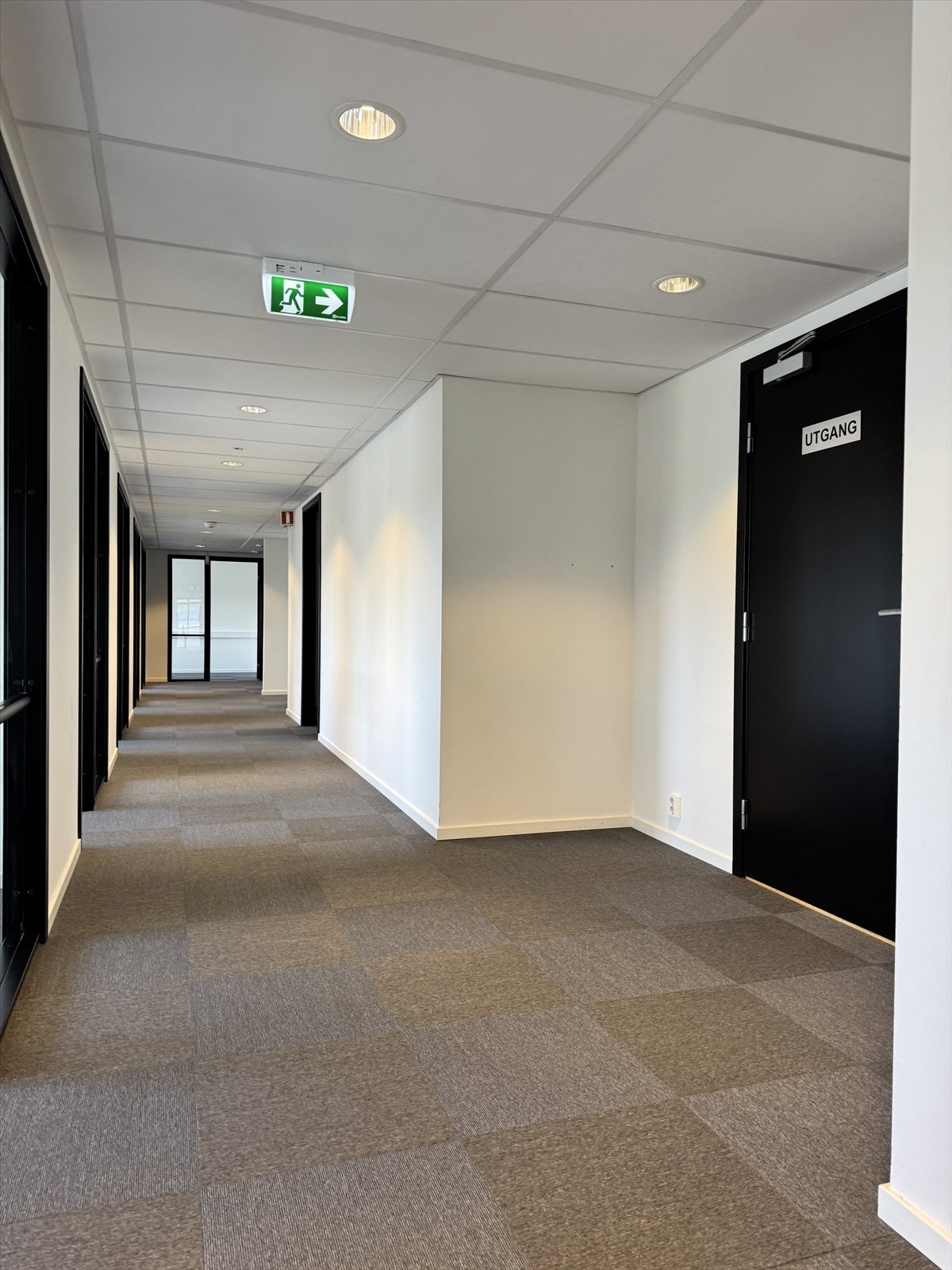 Inngang til lokalet. Galleribilde