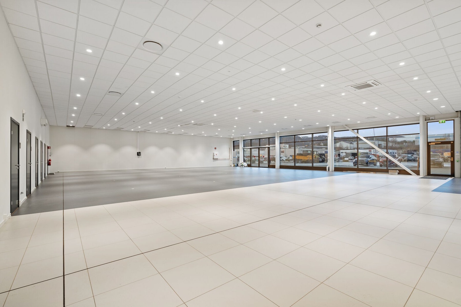 Arealer tidligere benyttet til salgslokale bilbutikk Galleribilde