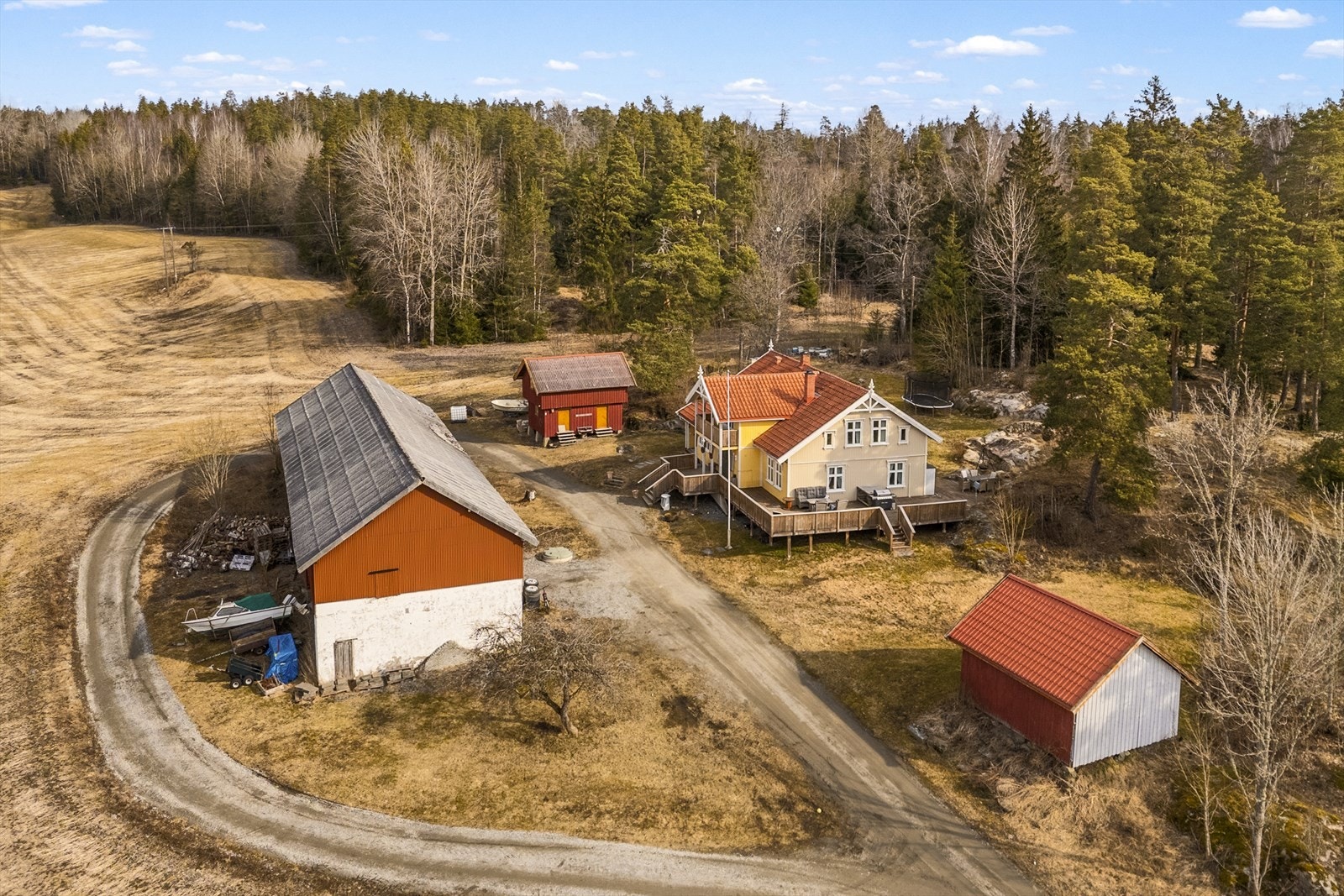 Nærområdet byr på flott tur- og rekreasjonsområder gjennom hele året. Galleribilde