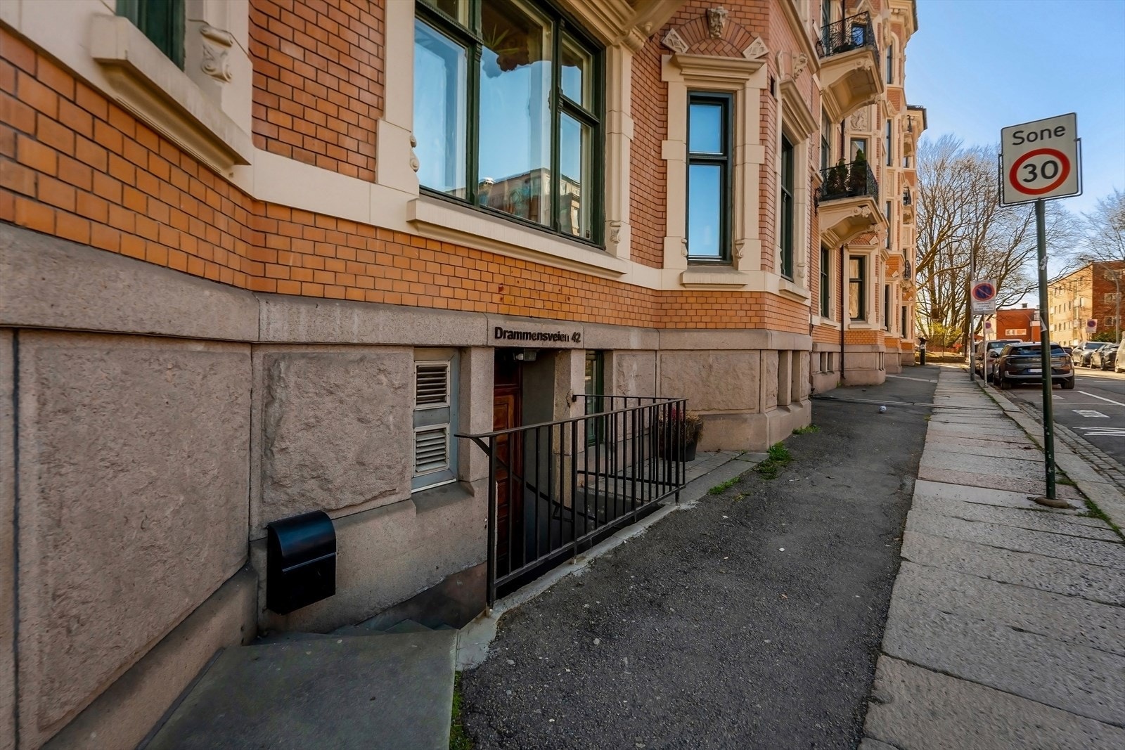 Enkel adkomst fra Thomles gate Galleribilde