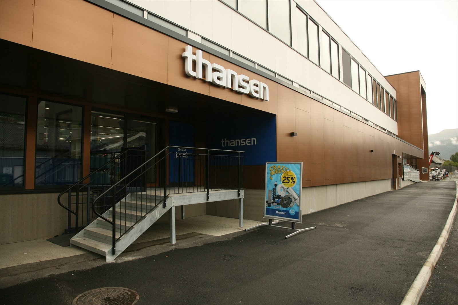 Ledig handelslokale ved siden av thansen