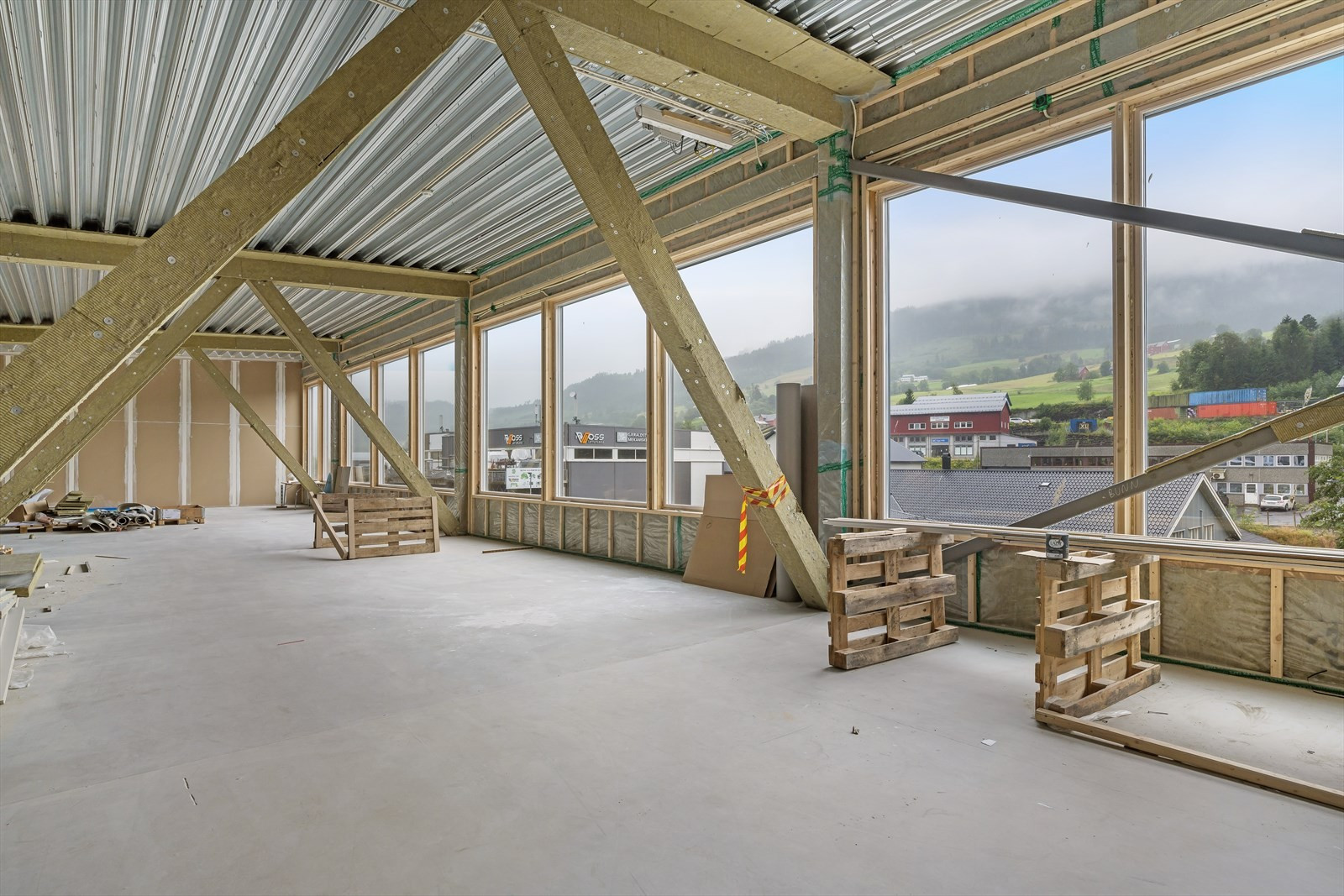 Kontor 2. etasje - klar for innredning
