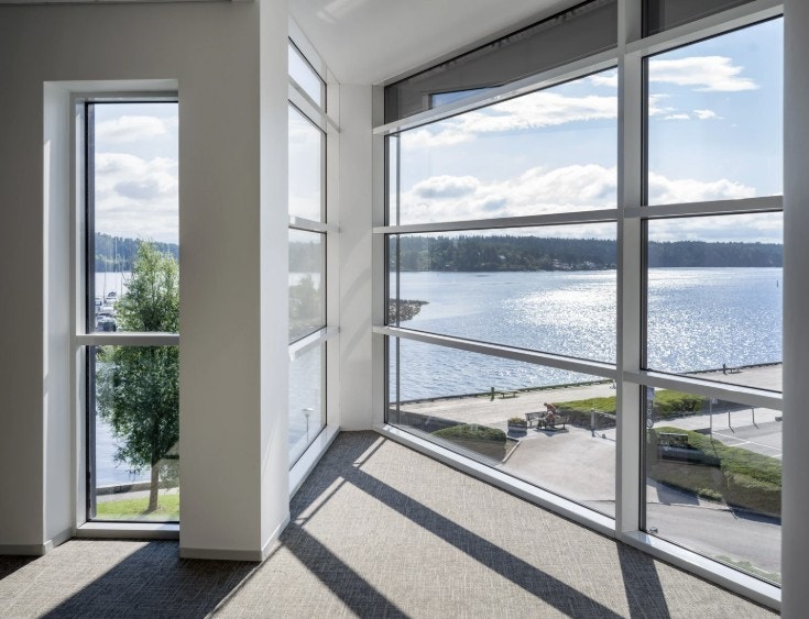 Flott utsikt mot sjøen. Galleribilde