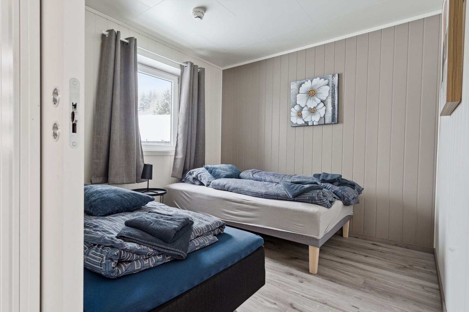 Soverom 2 på 3-roms leilighet. 2 enkel senger som kan slås sammen til dobbelseng. Galleribilde