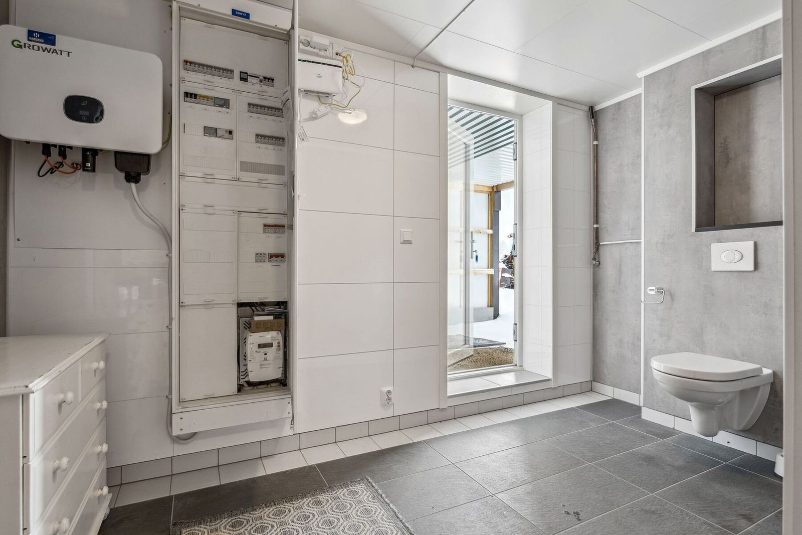 Tekniskrom med toalett som kan benyttes av de som ikke bor i leilighetene. Galleribilde