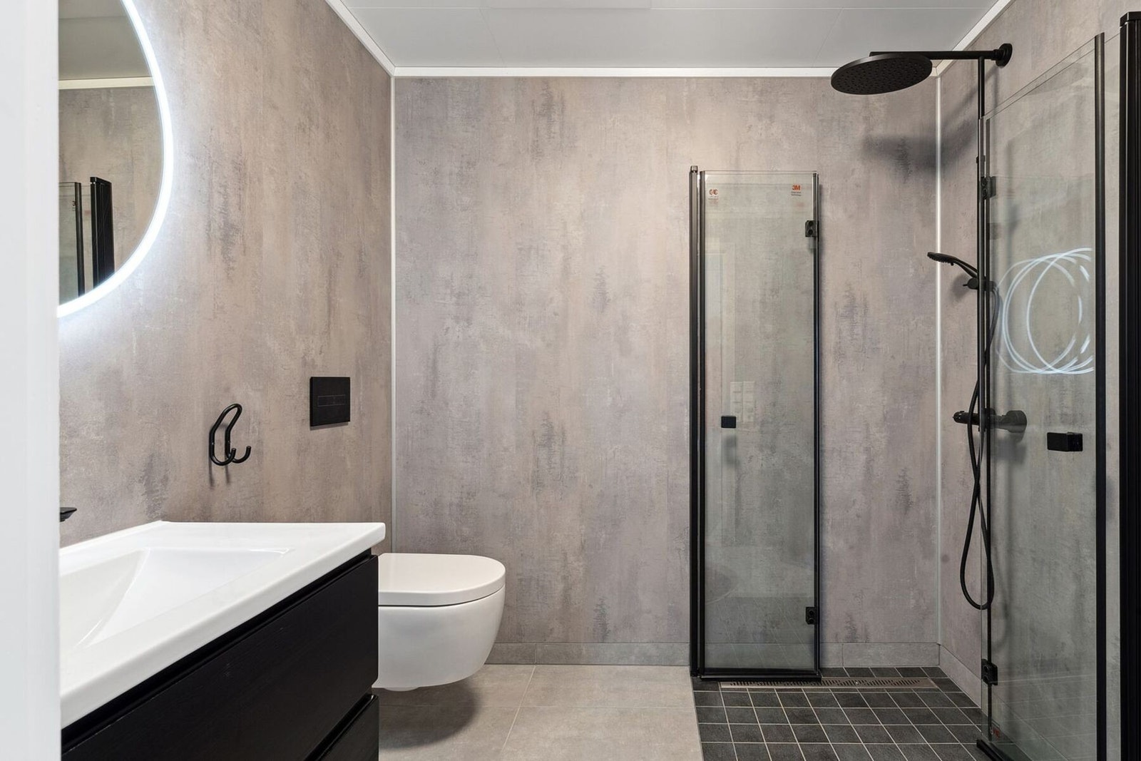 Toalett og bad i høystandard. Galleribilde