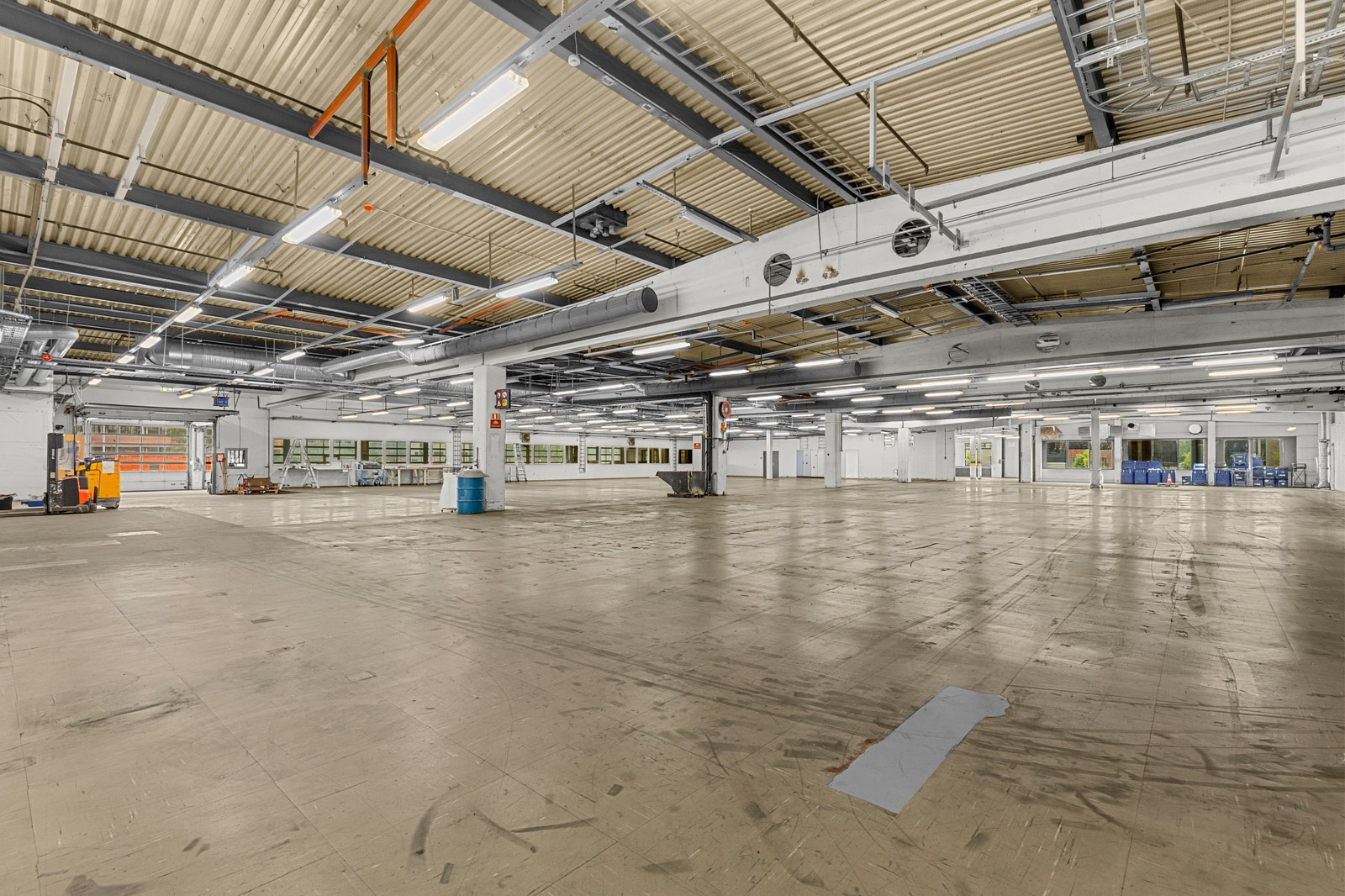 Slik fremstår lagerhallen i dag, den kan ved nærmere avtale tilpasses leietakers ønsker/ behov. Galleribilde