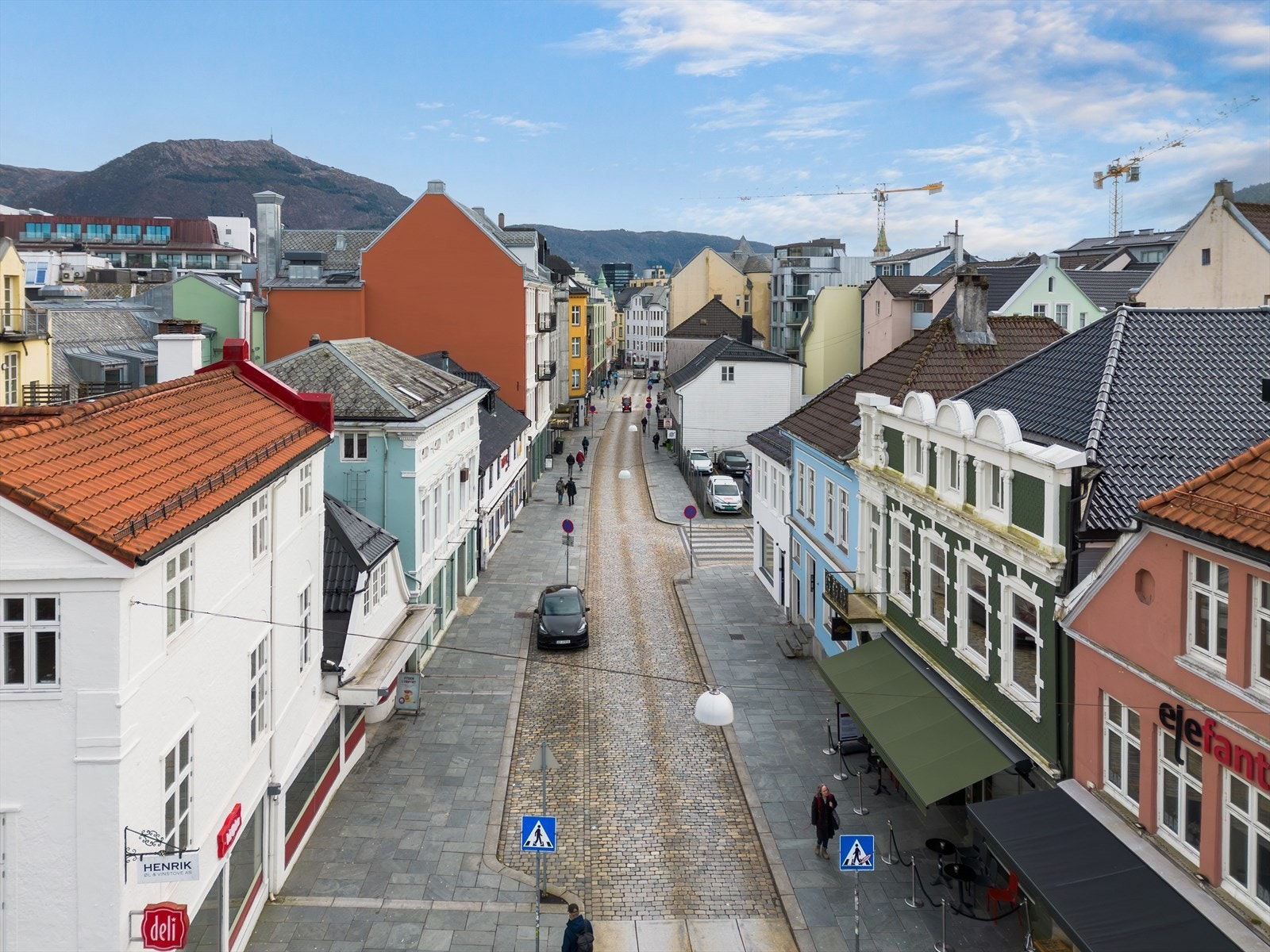 Vaskerelven - populær og sentral gate midt i Bergen sentrum Galleribilde