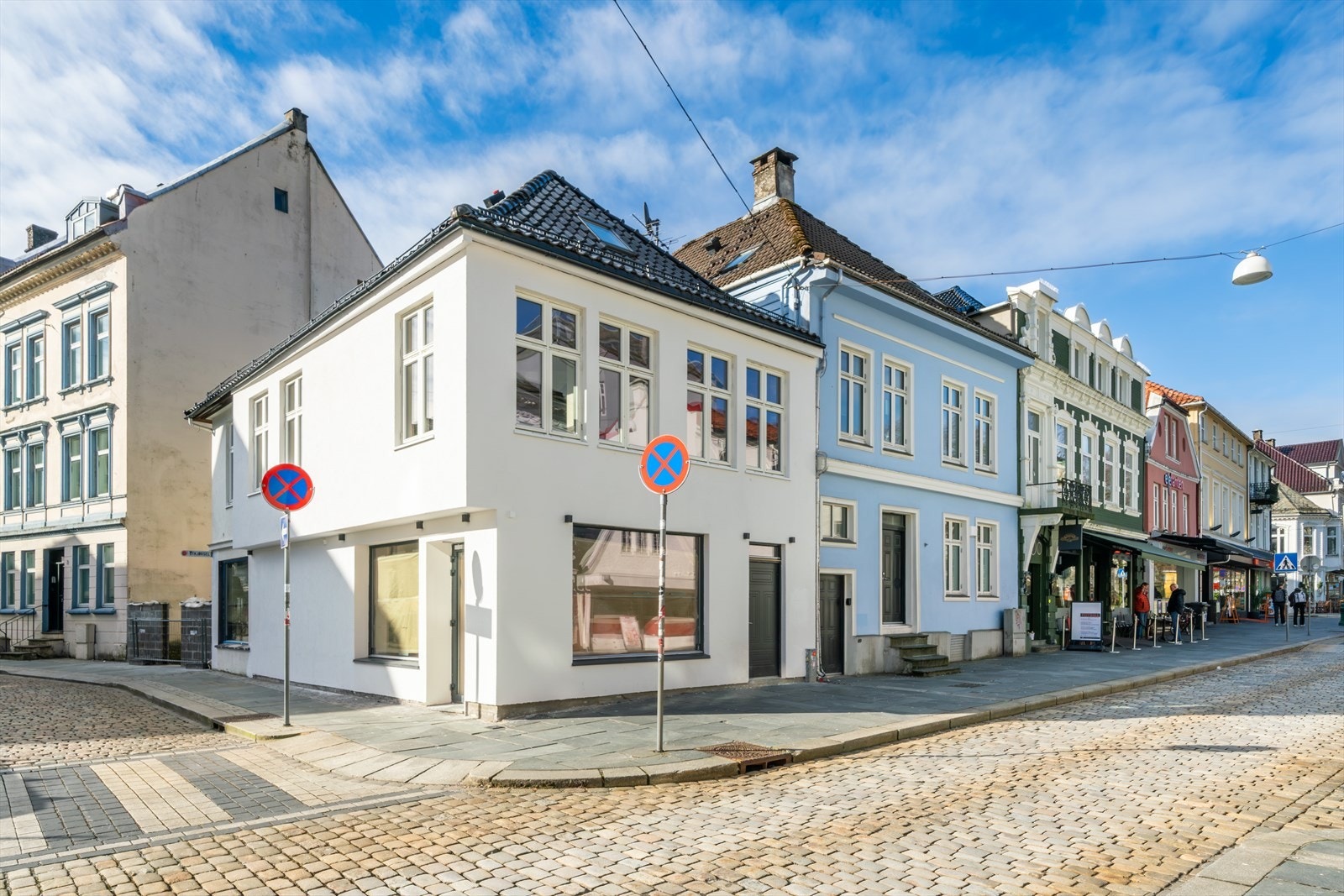 Oversiktsbilde fra gaten Galleribilde