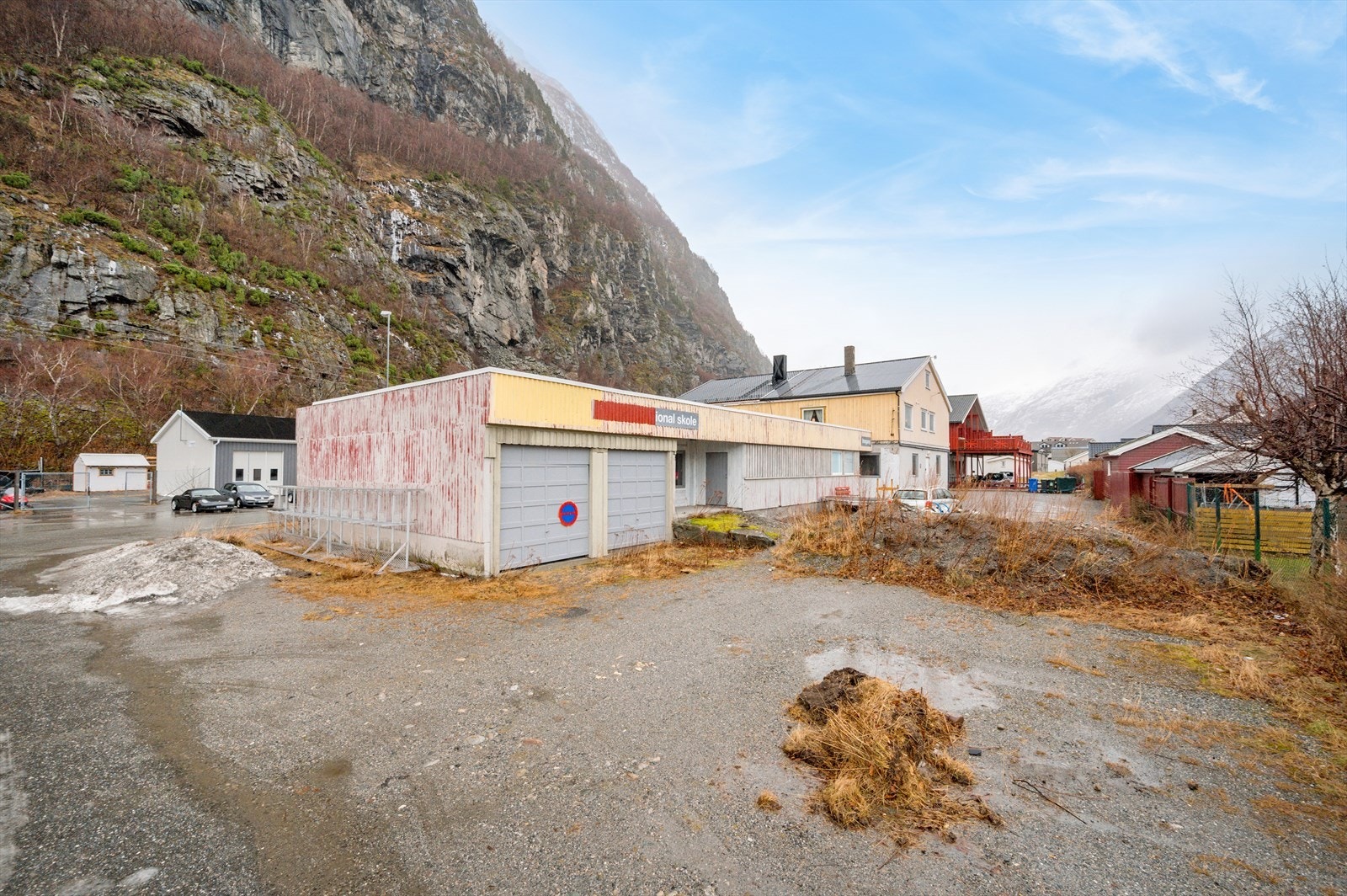 Rikelig med parkeringsmuligheter. Galleribilde