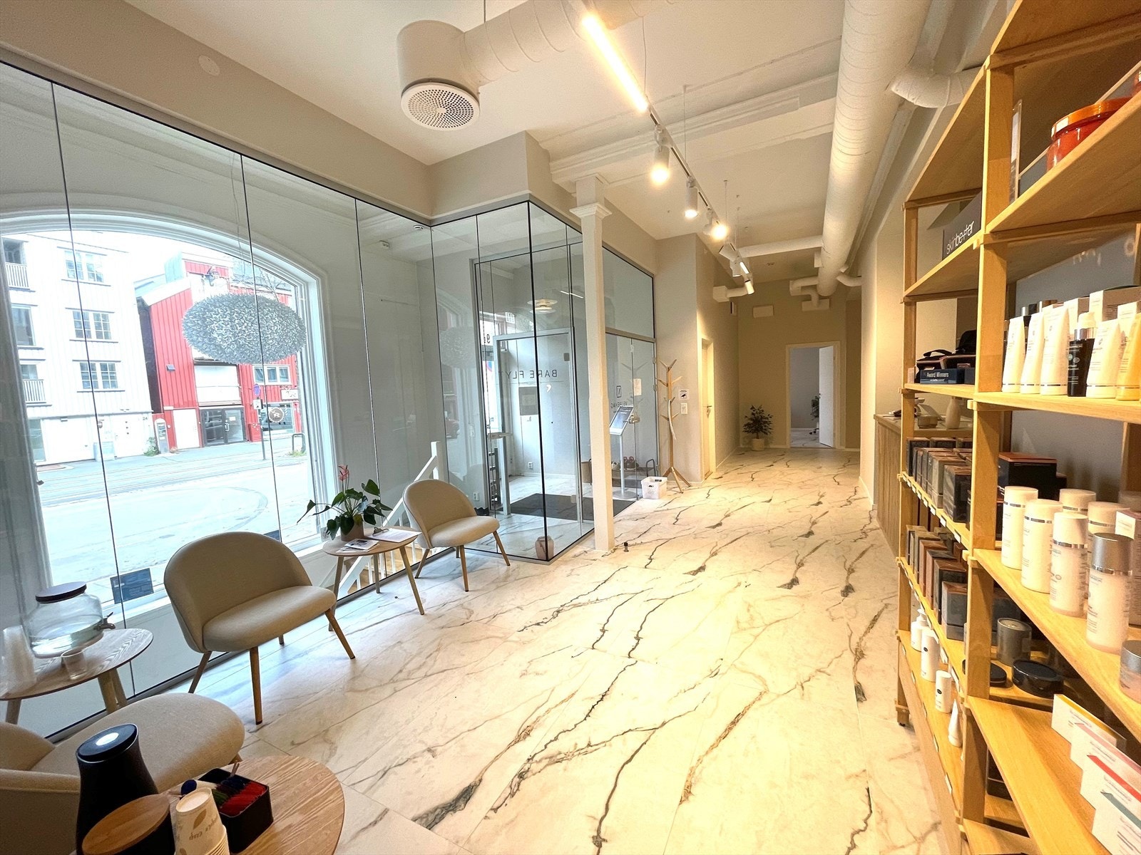 Pene oppussede loklaer. Galleribilde