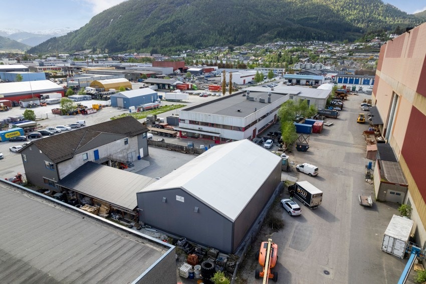 Praktisk innretta med tanke på inn og utkøyring av materialer og utstyr Galleribilde