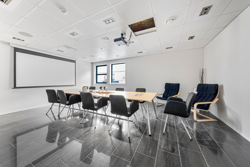 Stilreint møterom for felles bruk Galleribilde