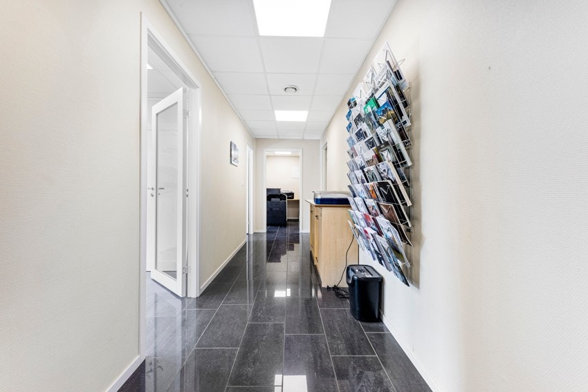 3157663_1-b.jpg Galleribilde