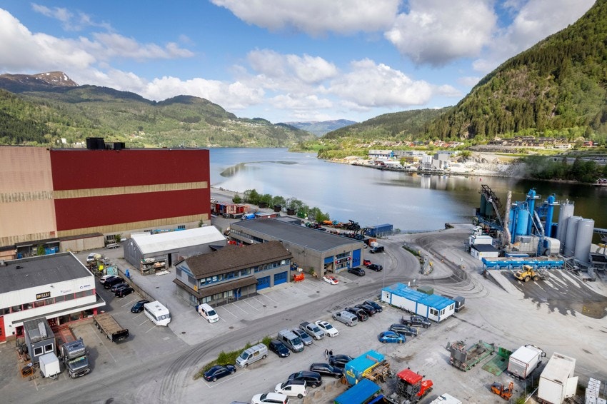 God og sentral plassering i feltet Galleribilde