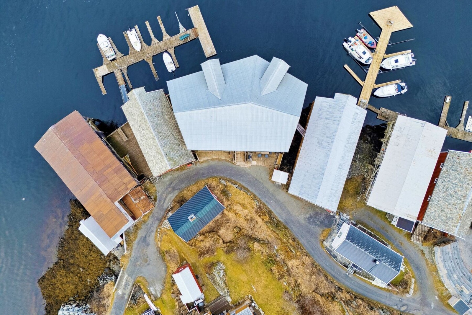 Nå søker vi en ny eier som ønsker å videreføre og utvikle dette unike stedet med respekt for historien og blikket rettet mot fremtiden. Galleribilde