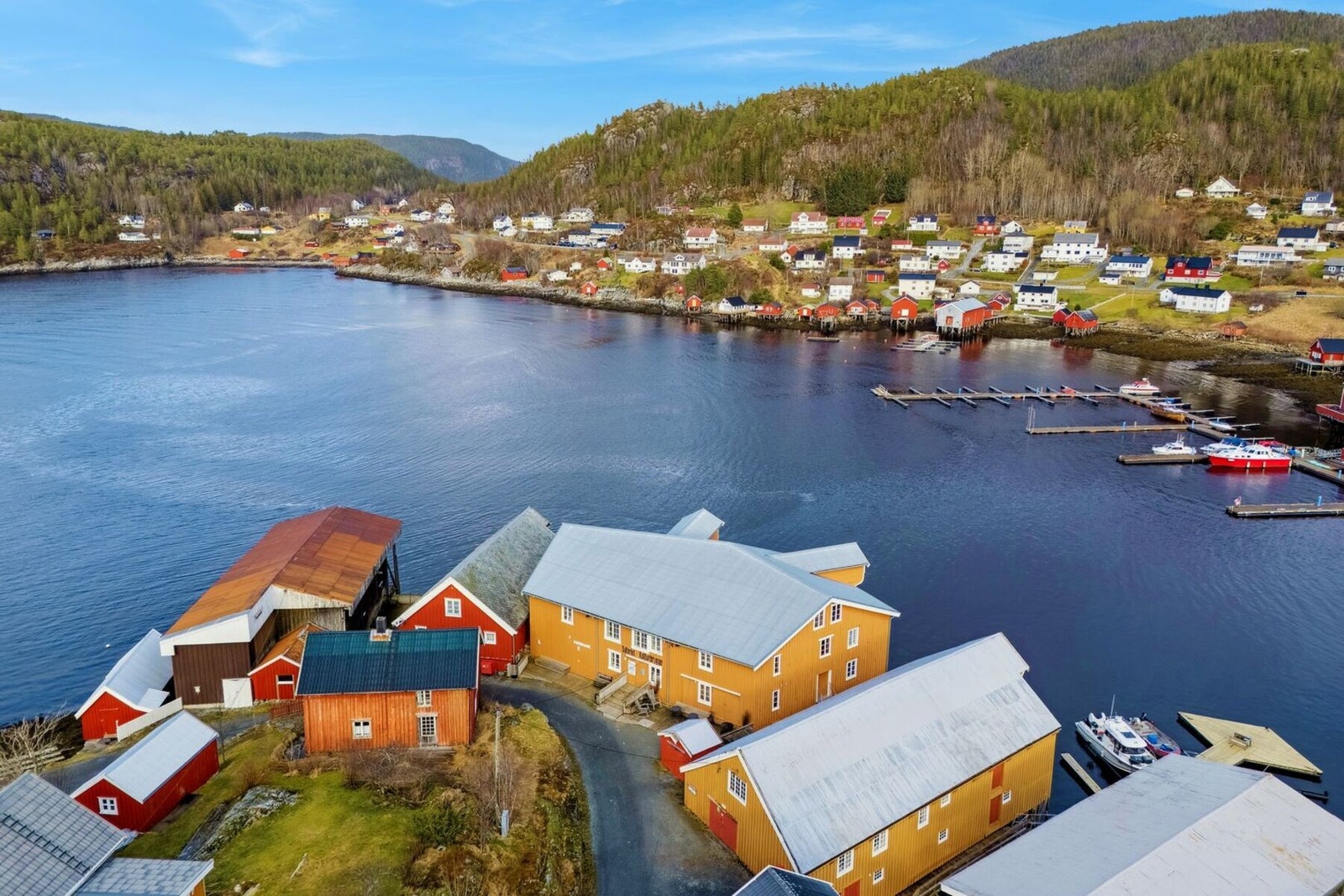 Fra sildefiskets storhetstid til dagens levende kulturscene - her har lokalhistorie, god mat og fellesskap gått hånd i hånd i over 100 år. Galleribilde