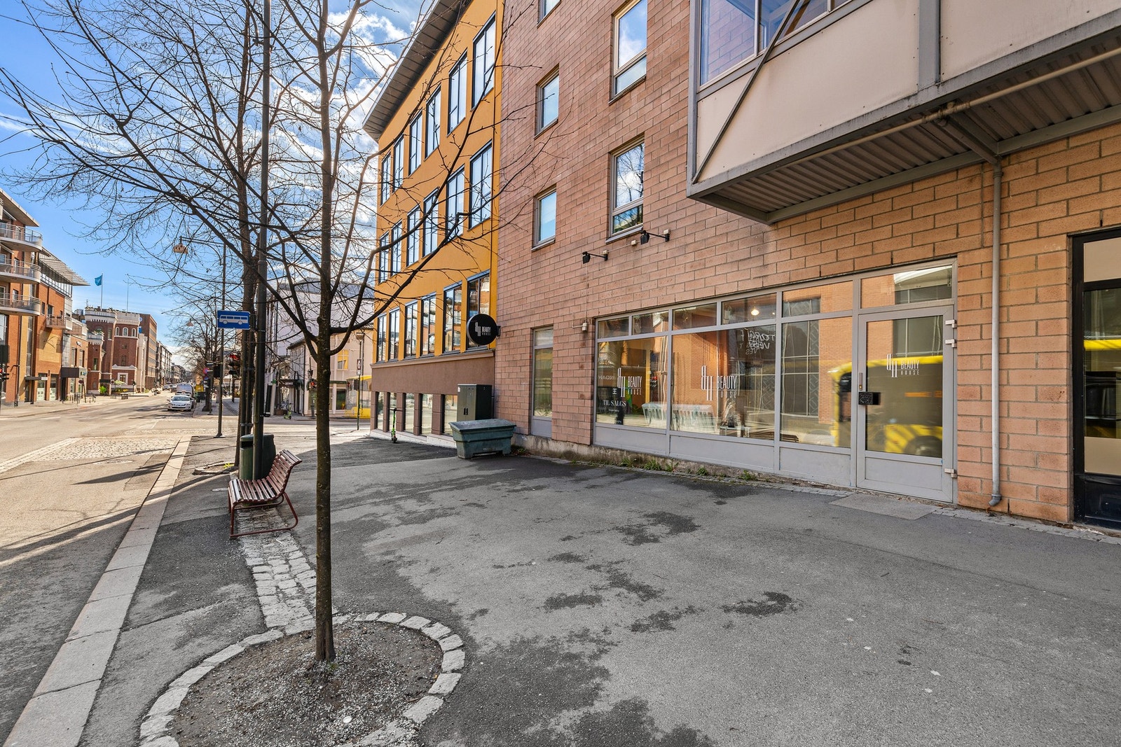 Velkommen til Hauges gate 17 - Lys og attraktiv næringslokale med super synlighet midt i hjertet av Bragernes sentrum. Galleribilde