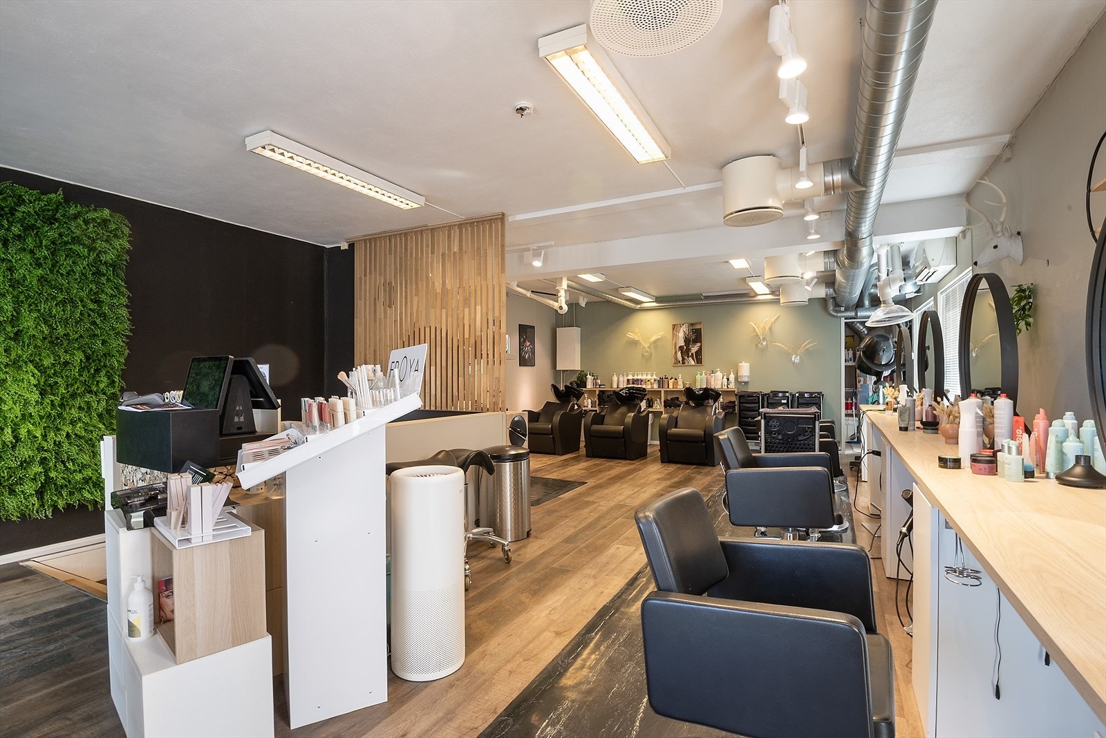 Pene lokaler hos frisørsalongen. Galleribilde