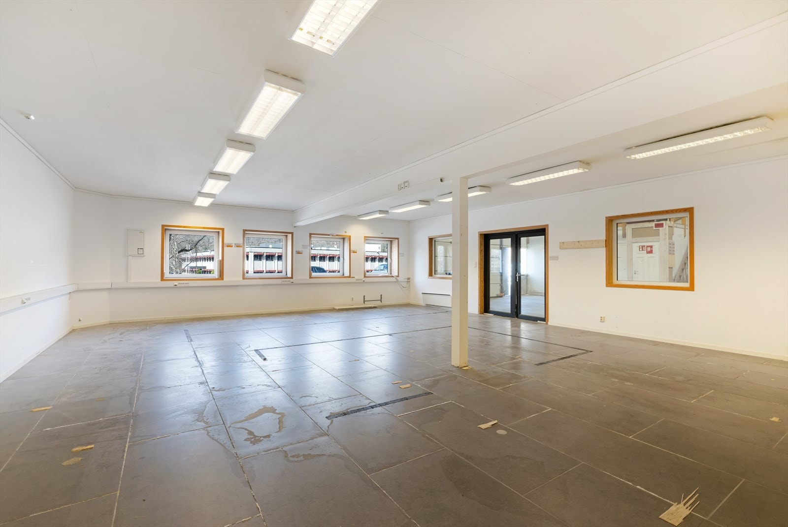 Seksjon 2. Kontor/utstilling Galleribilde