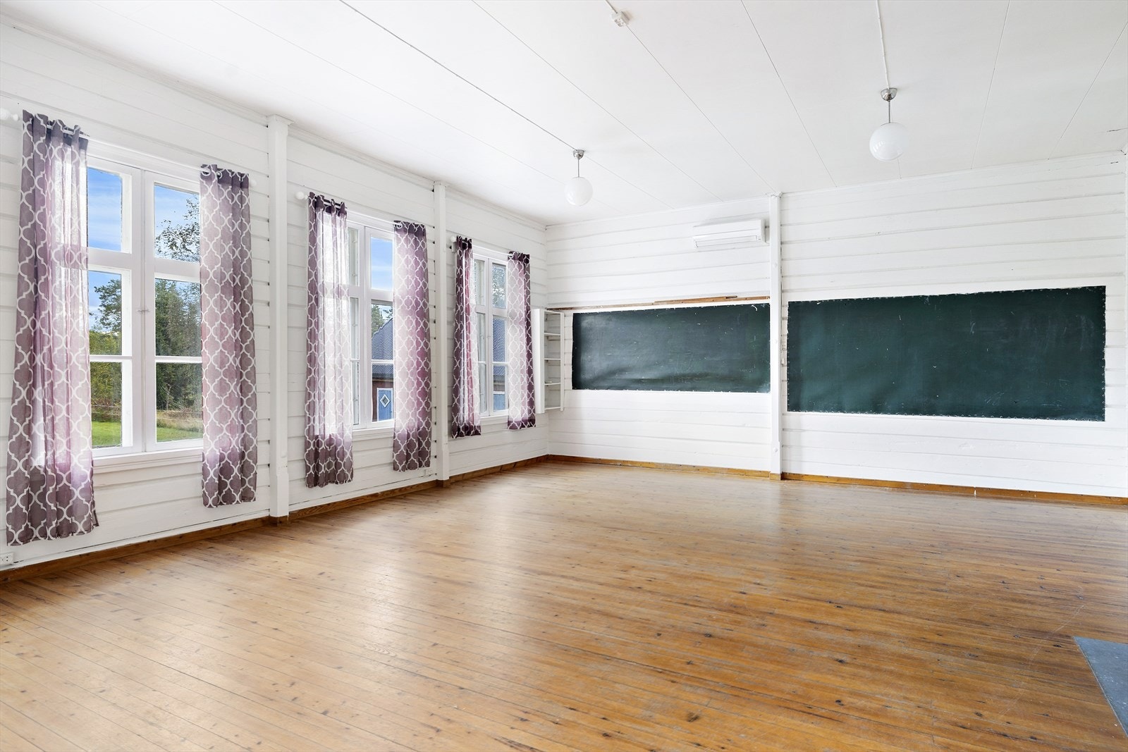 Varmepumpe og vedovn Galleribilde