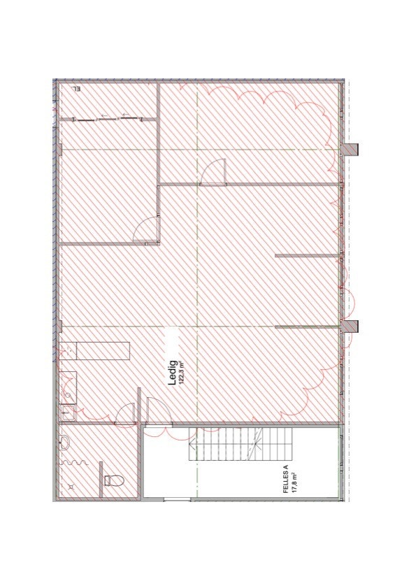 Lokalet er i 2. etasje (122,3kvm) har bad med toalett og dusj, kjøkkenløsning og møterom. (nylig pusset opp) Galleribilde