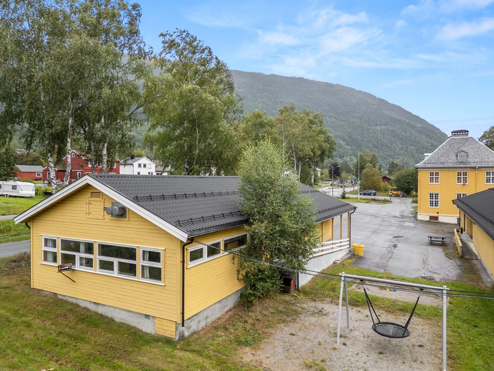 Valhall kontor- og lagerbygning (tidligere SFO) i Milandvegen 58 ved Christopher Lejonberg hos Aktiv Asker Galleribilde
