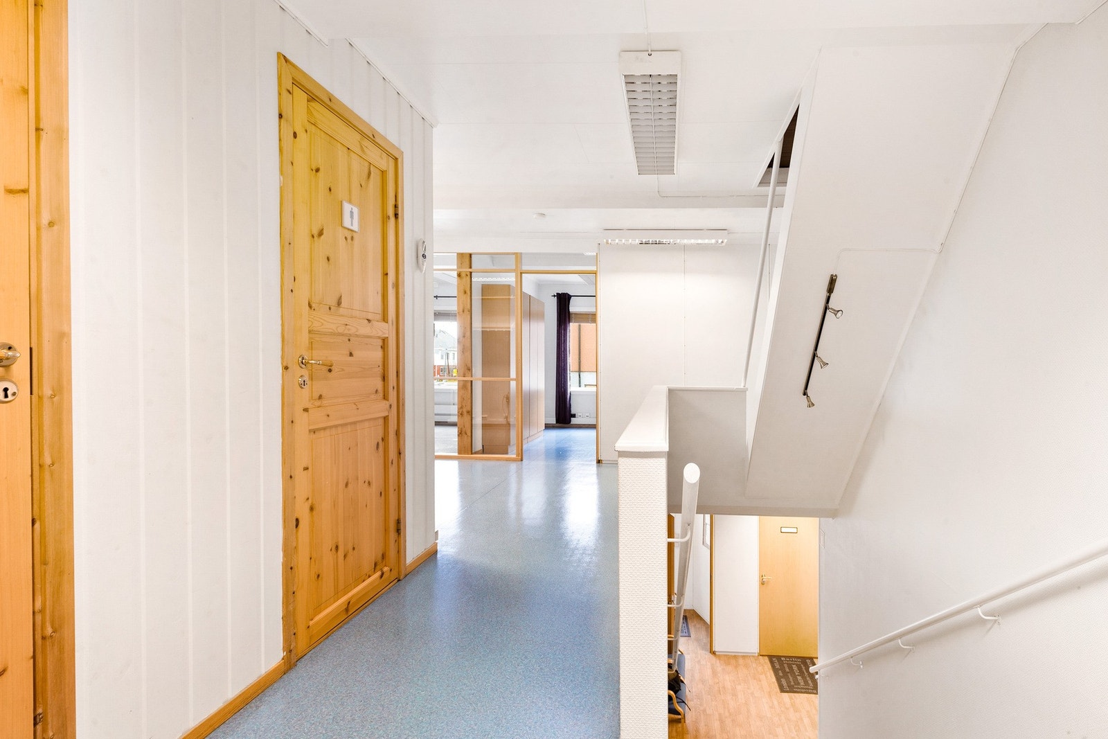 Trappe oppgang til 2.etg. Galleribilde