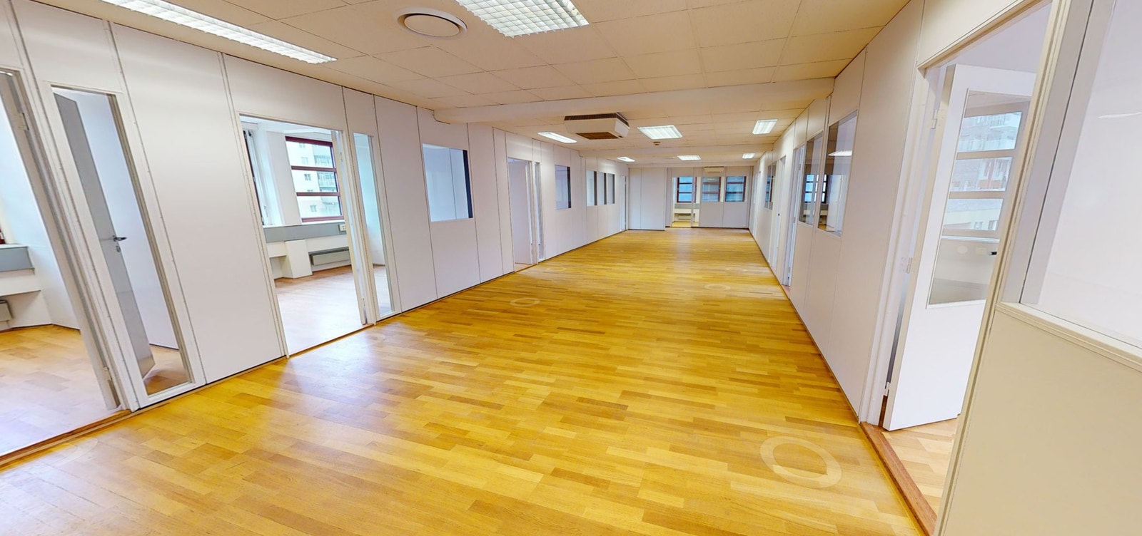 Lokalet til venstre på 355 kvm Galleribilde