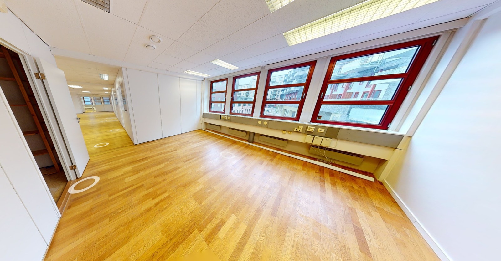 Lokalet til venstre på 355 kvm Galleribilde