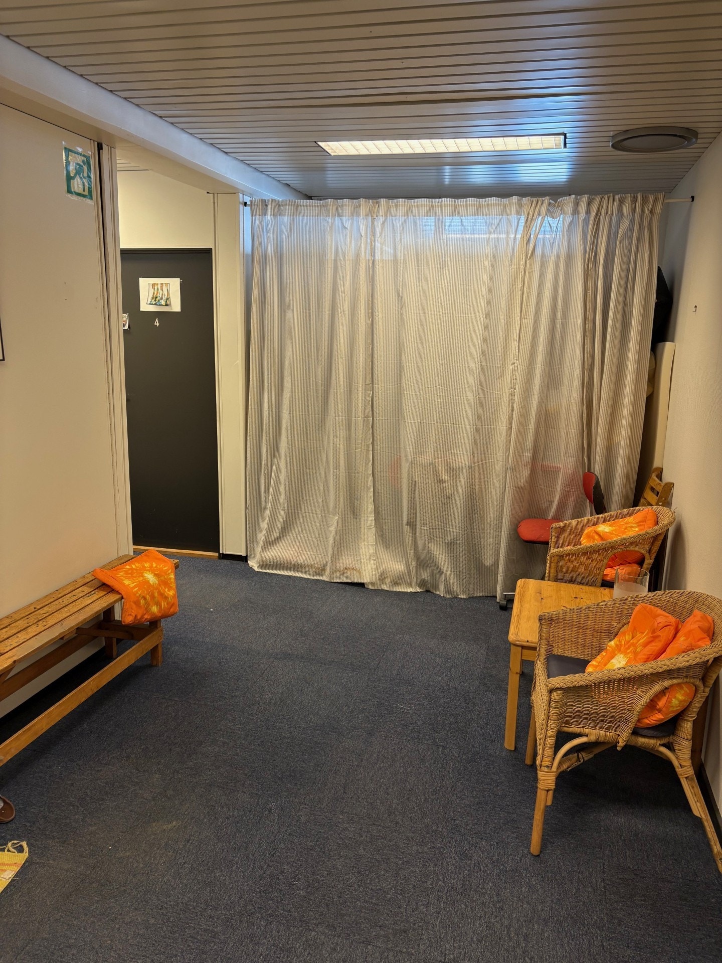 Lokalet til høyre på 277 kvm Galleribilde