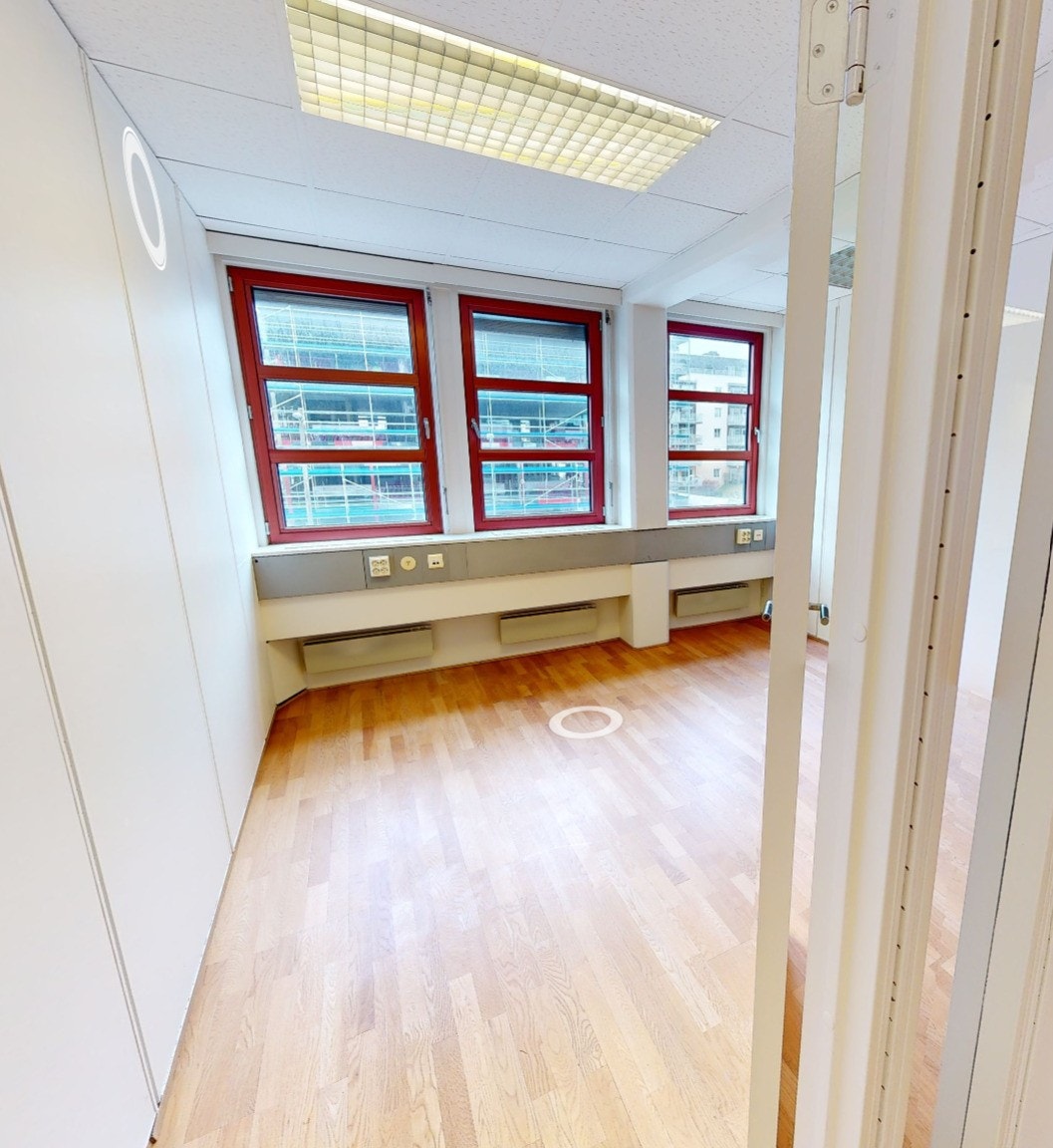 Lokalet til venstre på 355 kvm Galleribilde