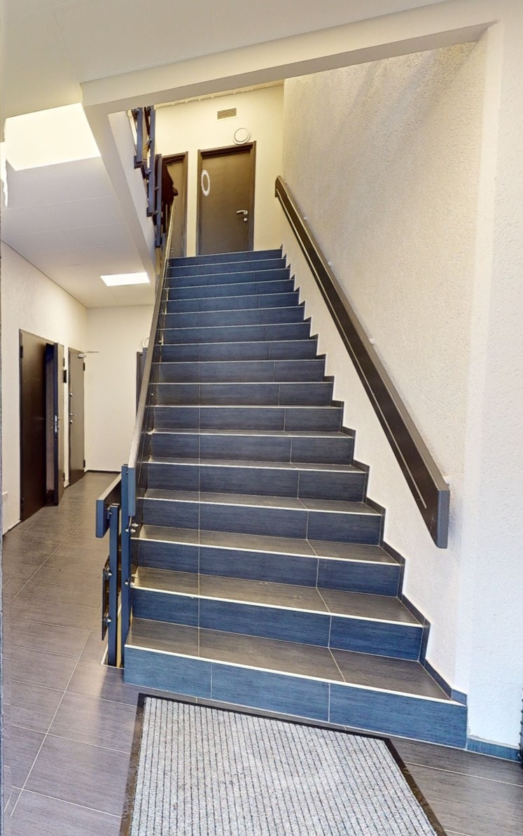 Trapp opp til 2. etasje Galleribilde