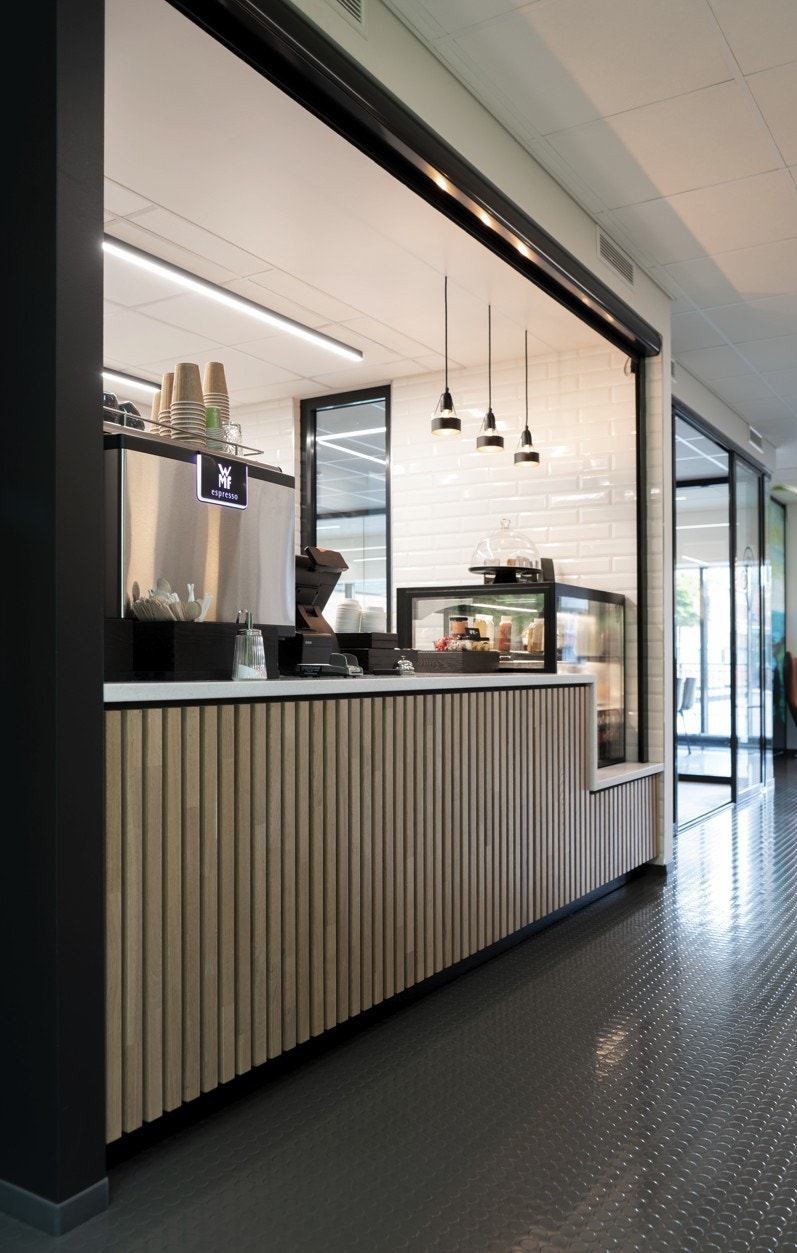 Nyt deilig lunsj eller ta en kaffe i SPIR 37 - ny den personalrestauranten i nabobygget. Galleribilde