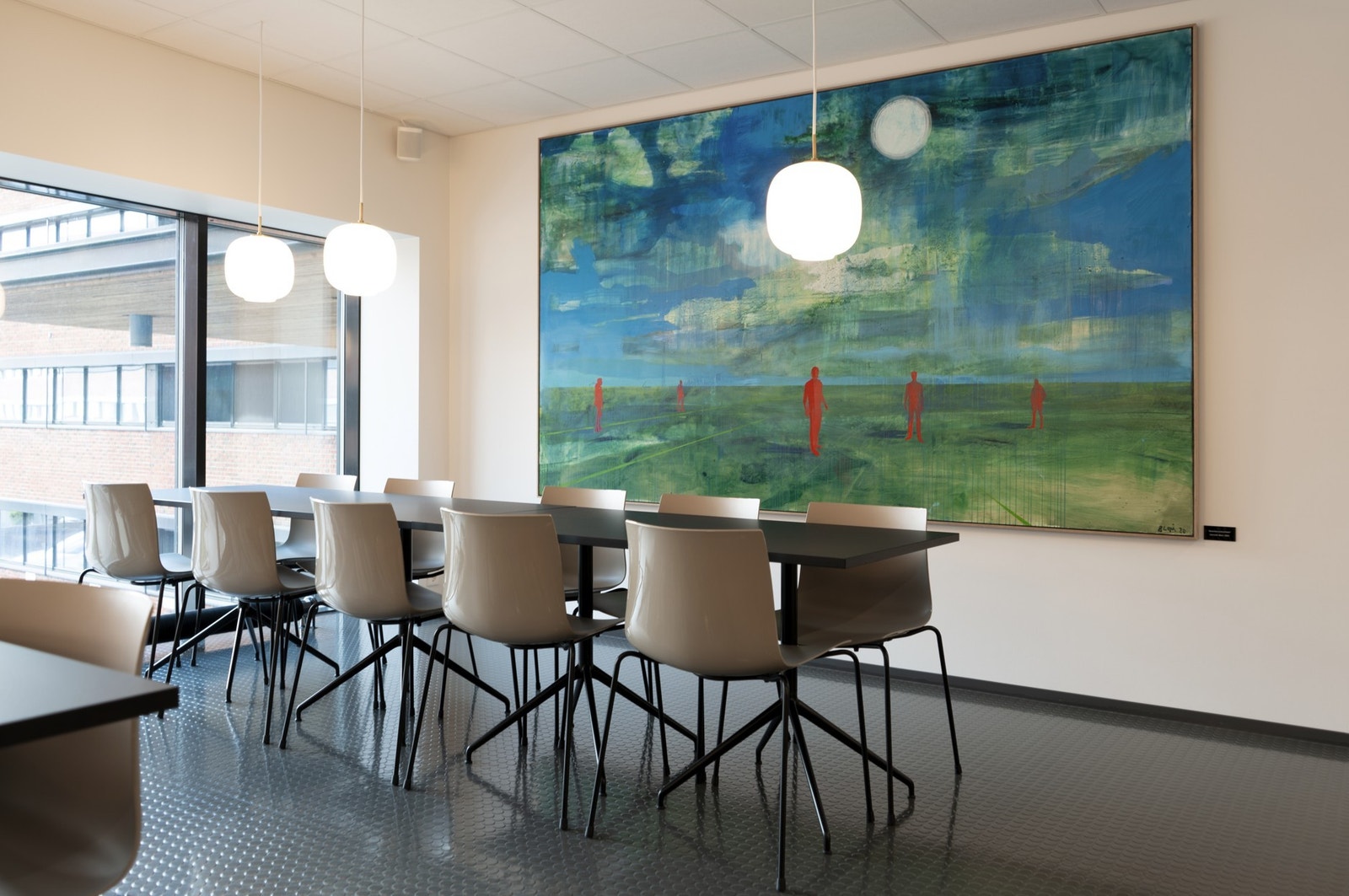 Nyt deilig lunsj i SPIR 37 - ny den personalrestauranten i nabobygget. Galleribilde