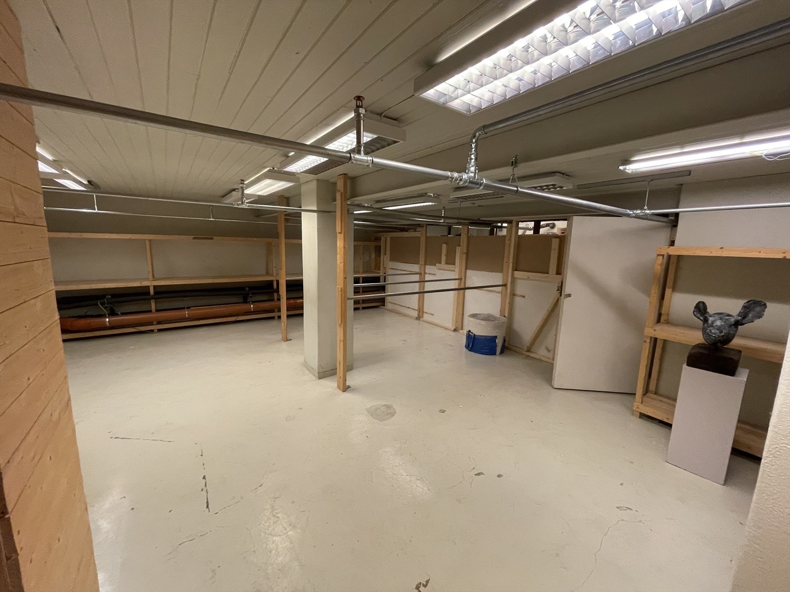 Evt utleie av lagerboder i underetasje - Sprinkelanlegg - Det er også 2 toalettrom og mellomgang i underetasje Galleribilde