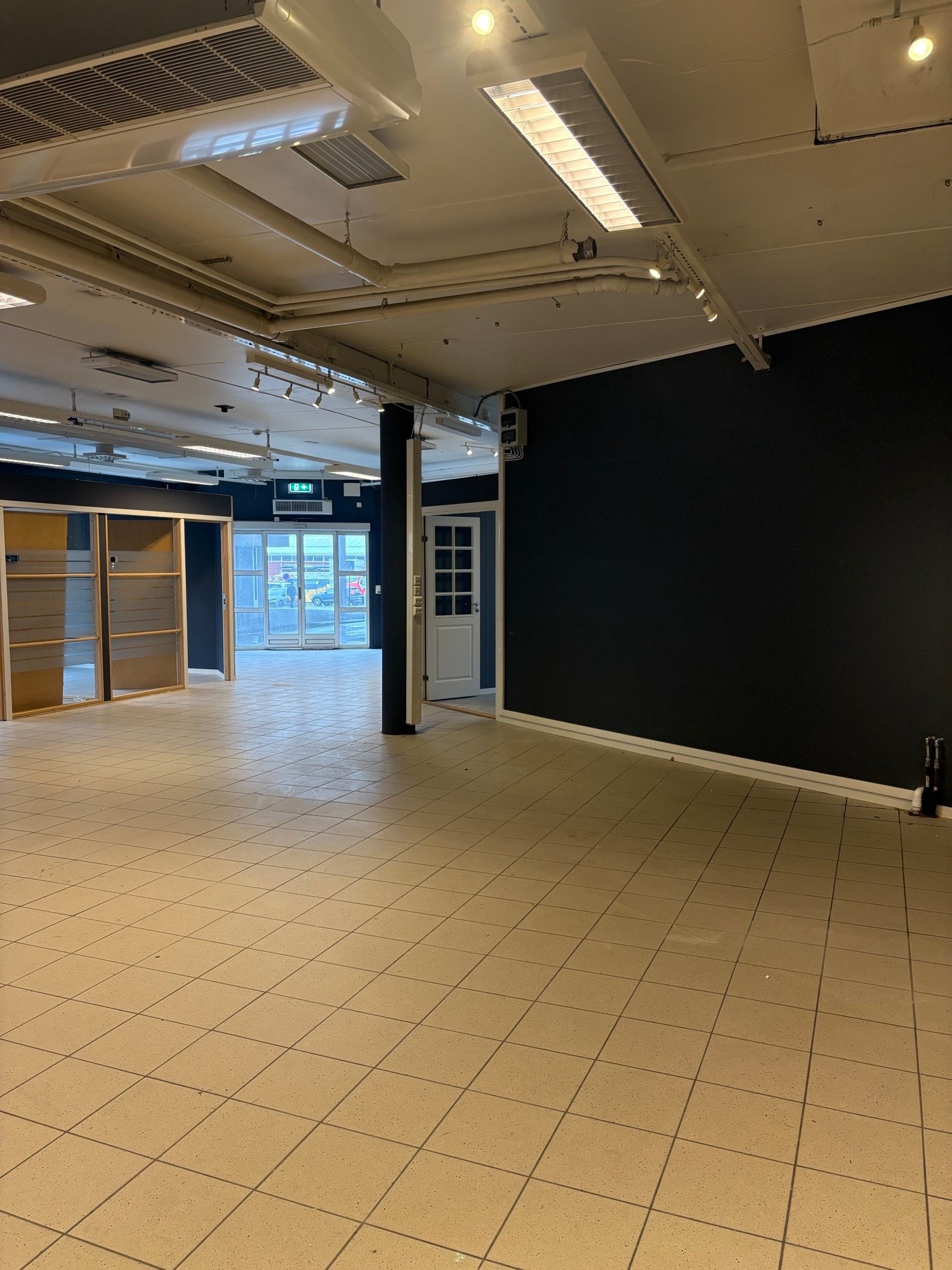 Disponibelt areal Galleribilde