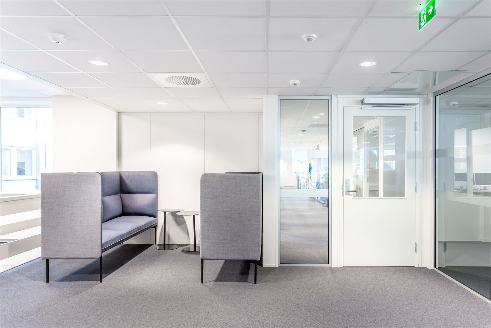 Lokalene kan leies samlet eller deles opp. Adgangskontroll inn til de forskjellige delene av lokalene.
