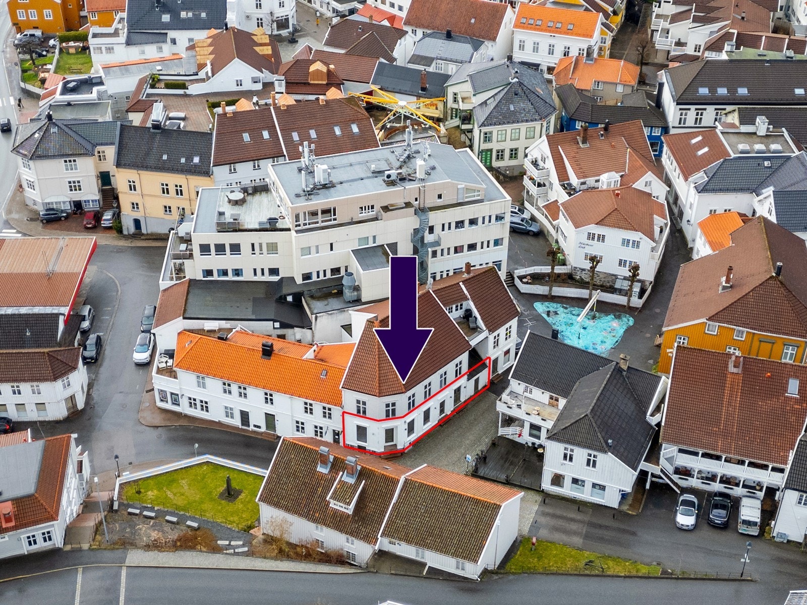 Sørmegleren næring har gleden av å presentere for salg en næringsseksjon på gateplan sentralt i Grimstad sentrum. Galleribilde