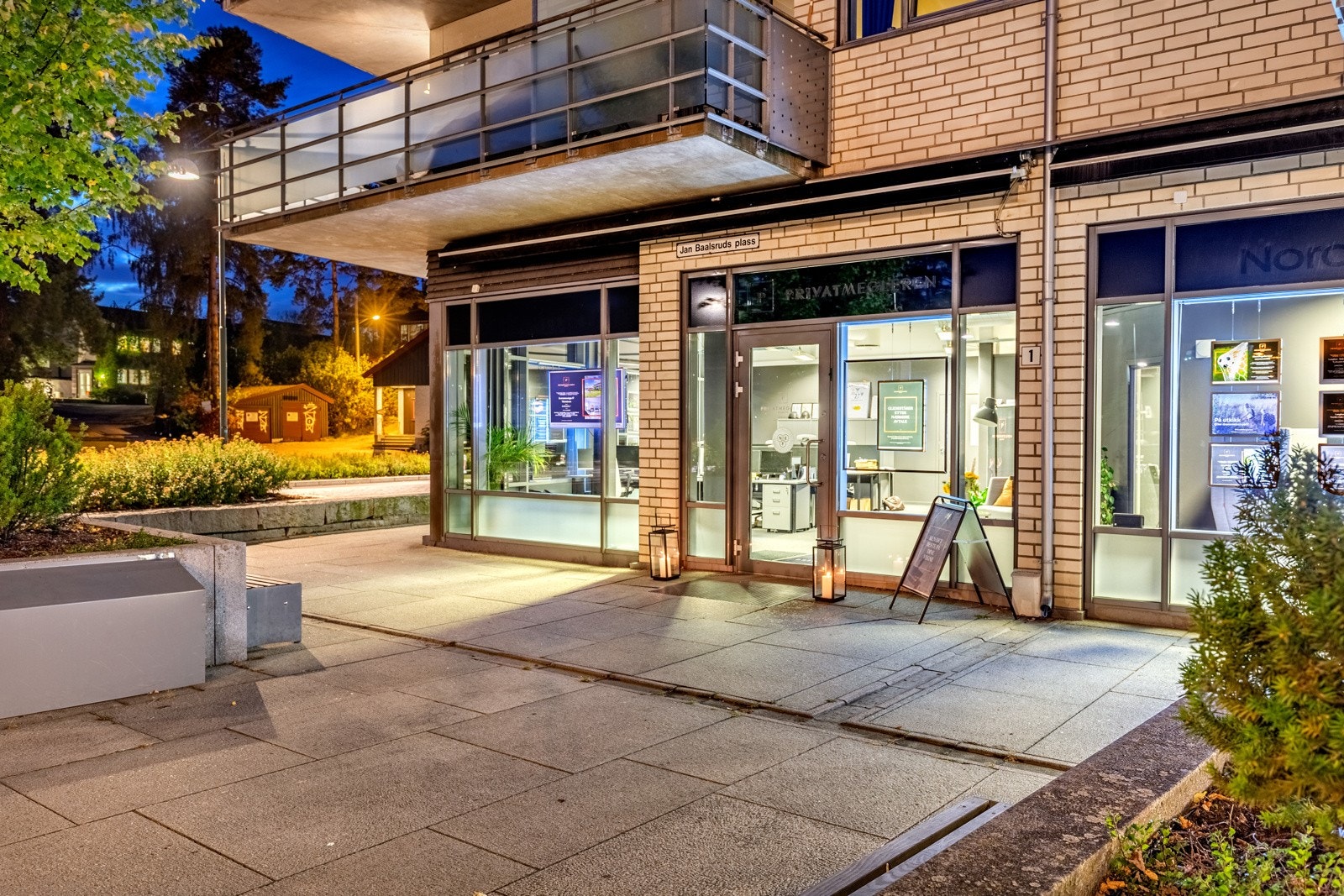 PrivatMegleren er sentralt plassert på Kolbotn Torg - velkommen innom for en hyggelig boligprat! Galleribilde