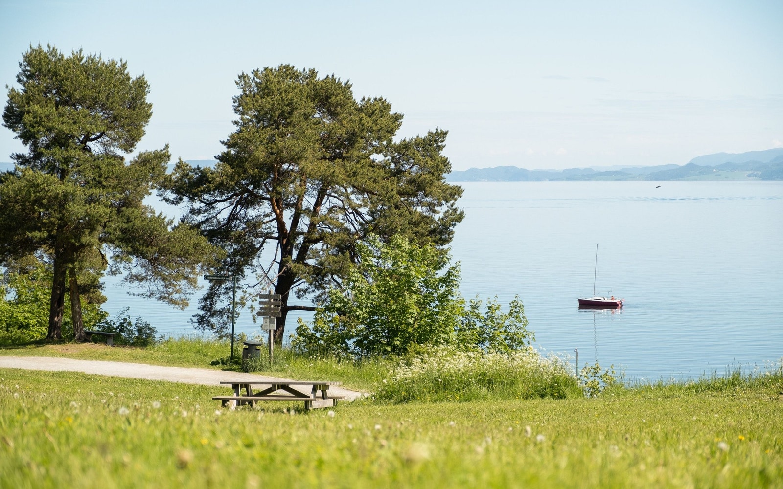 Ladestien er utmerket for både mosjon, avslapning eller et forfriskende bad Galleribilde