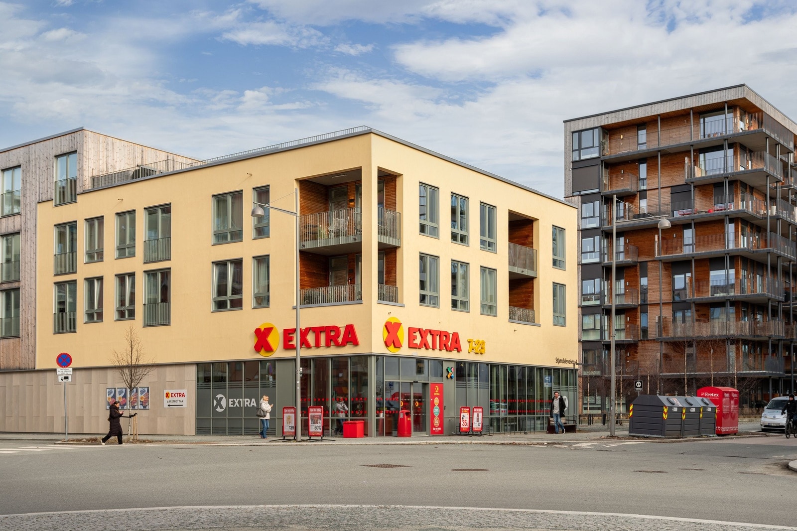 Kiwi og Coop Extra rett over veien Galleribilde